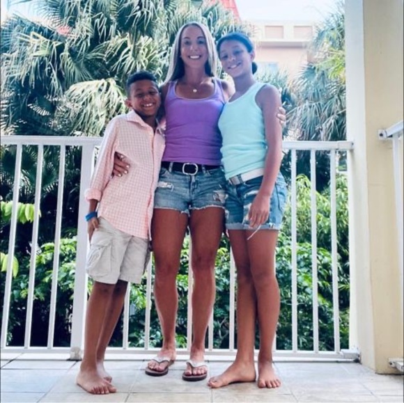 Meet your Posher, Jennifer - Picture 1 of 1